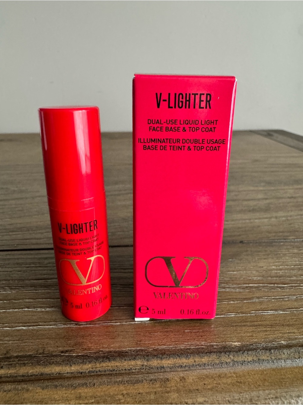Valentino V-Lighter Dual-Use Liquid Light - Bright Pink-Red